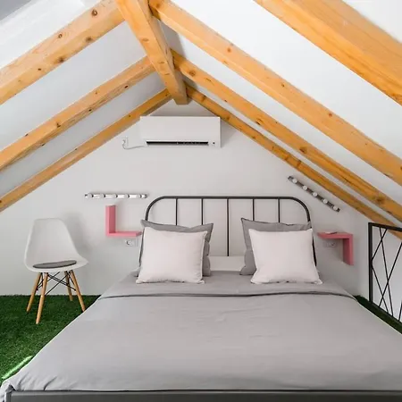 شقة Soak In The Jacuzzi Under The Stars At A Quirky Abode *