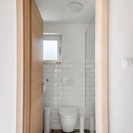 Apartment Soak In The Jacuzzi Under The Stars At A Quirky Abode